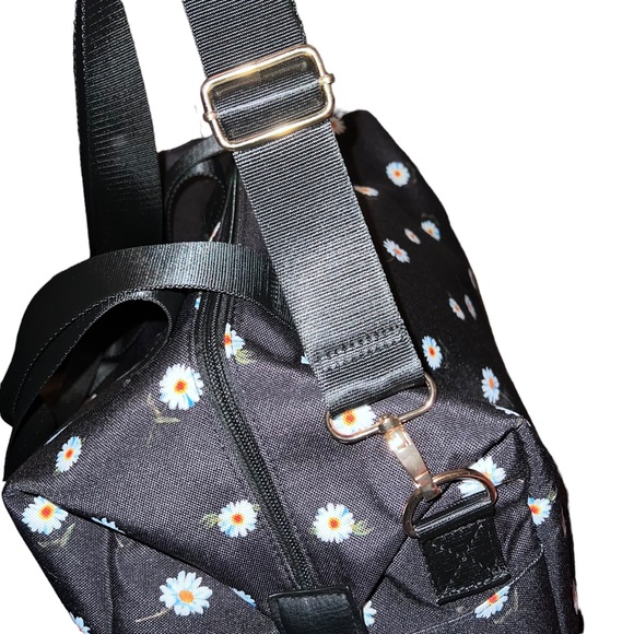 🌟NWT🌟 Alice + Olivia by Stacey Bendet Daisy Floral Duffle Bag Weekender - Picture 9 of 16